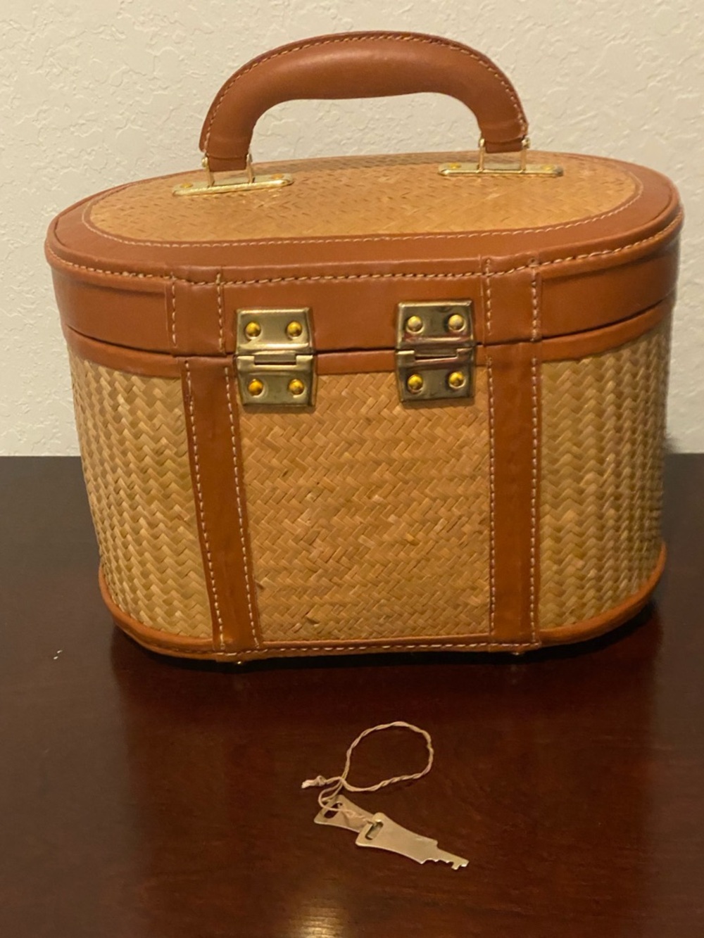 Straw and Leather Basket (1940s–60s) - Picture 5 of 11